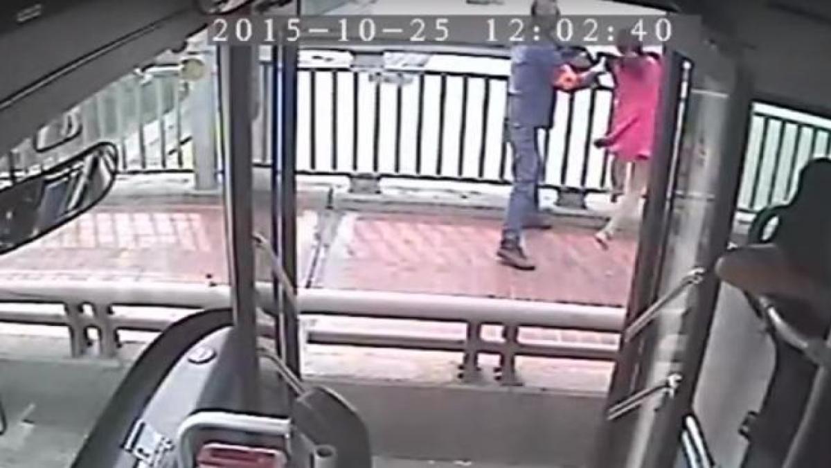 Video: How a driver saved a womans life